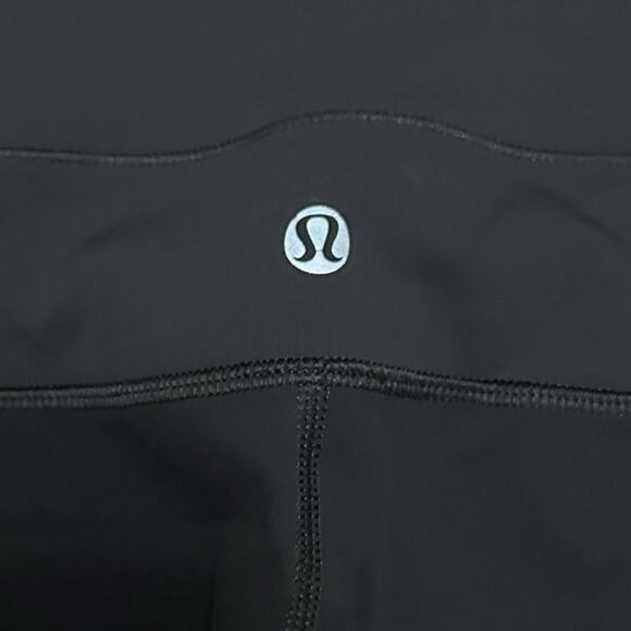 Lululemon Bandha Knee-Length Crop Leggings Black Yoga‎ Mid-Rise Luxtreme Size 4 - Picture 4 of 9